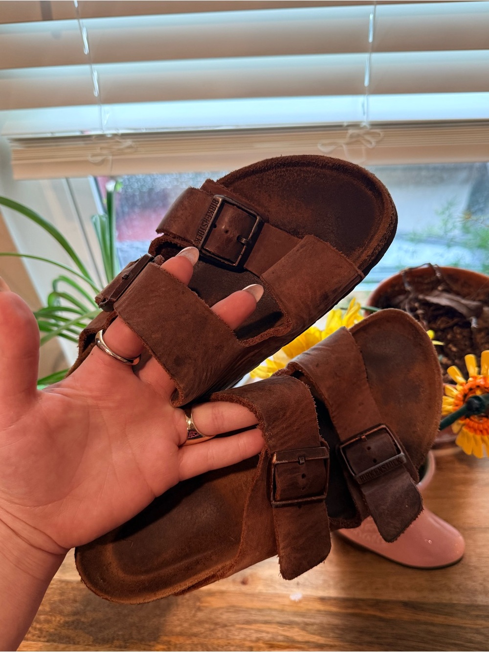 Birkenstocks SZ 39 brown leather straps
